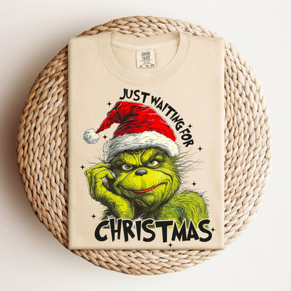 Waiting for Christmas (Relaxed T-shirt)