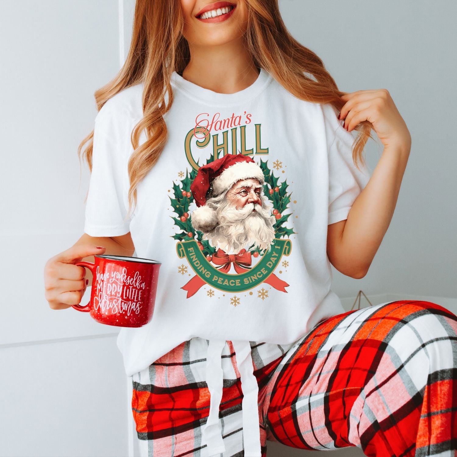 Santa's Bestie (Relaxed Fit T-shirt)