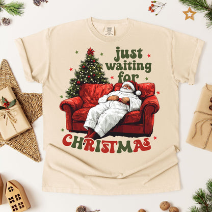 Santa Waiting for Christmas (Relaxed T-shirt)