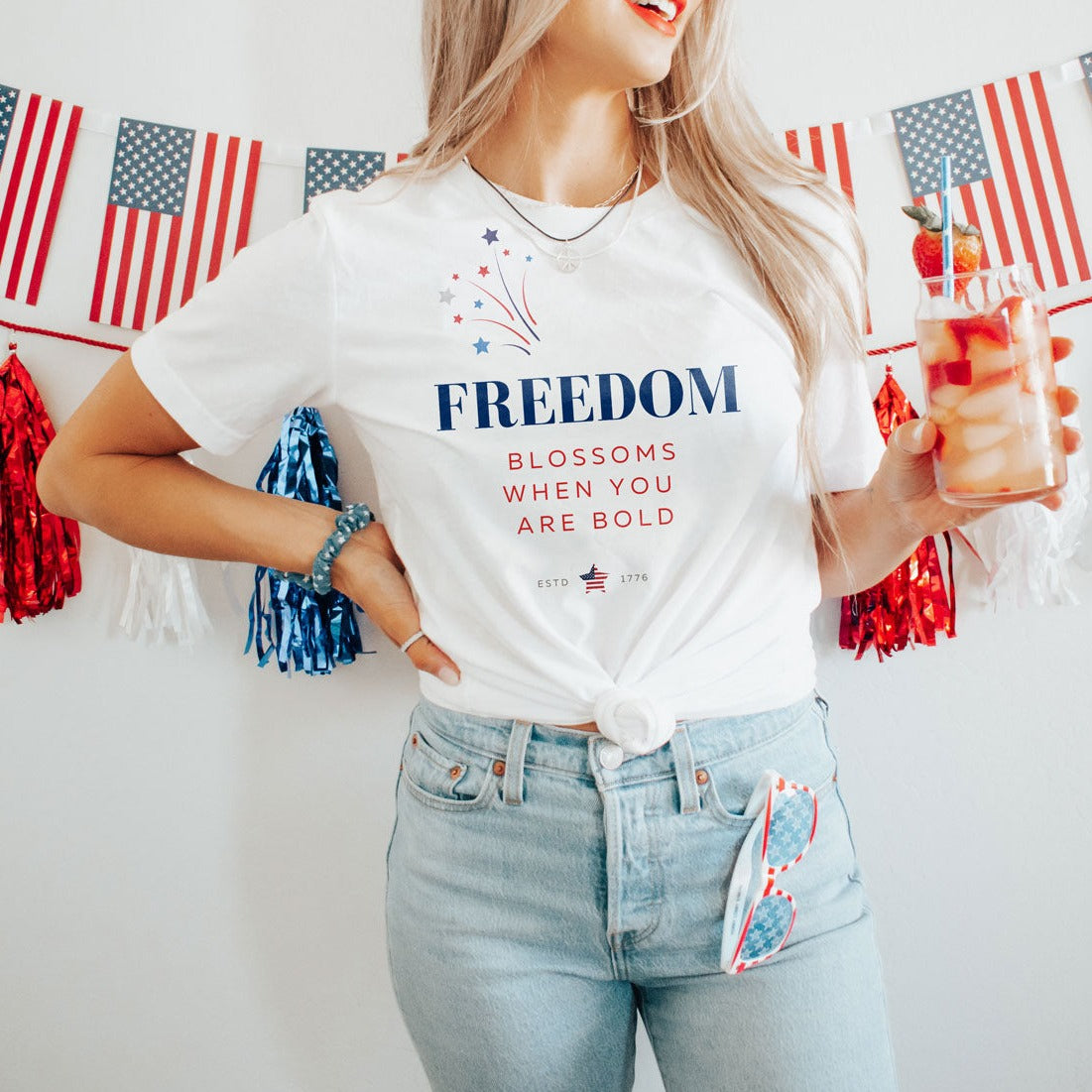 Freedom Blossoms (Regular Fit t-shirt)