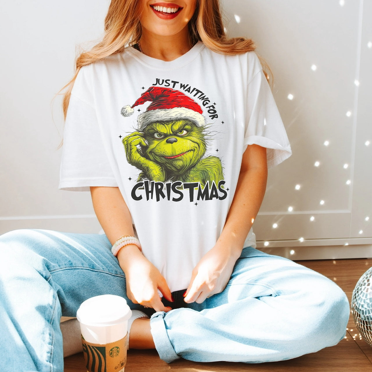 Waiting for Christmas (Relaxed T-shirt)